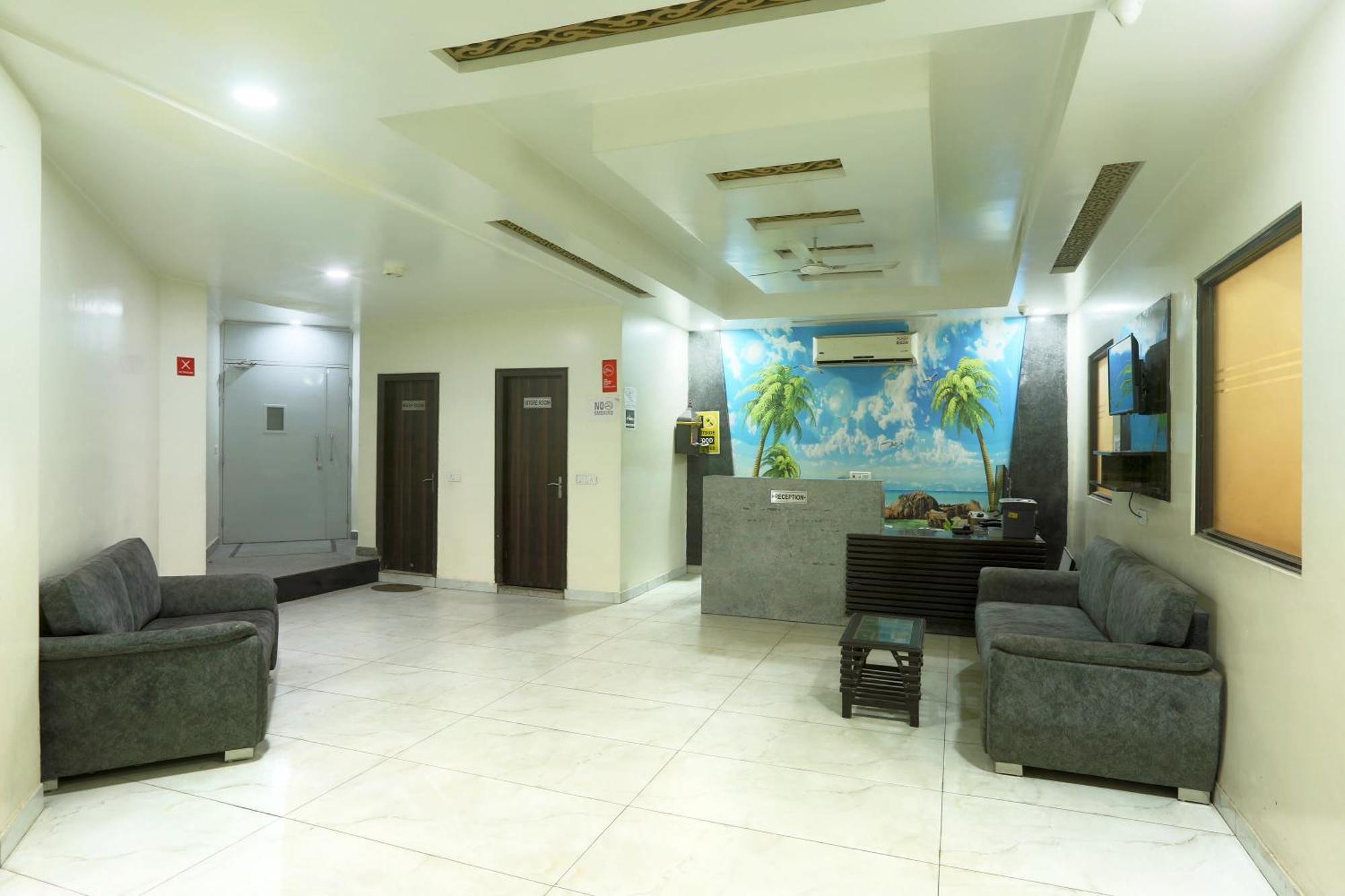 Airport Hotel Classic Park Nova Deli Exterior foto